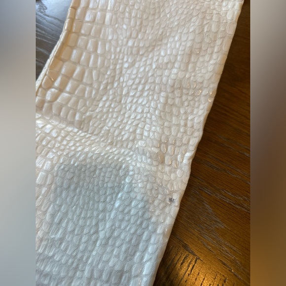 NWT WE THE FREE CROCODILE PRINT woman’s pants white size 27 - Picture 9 of 11